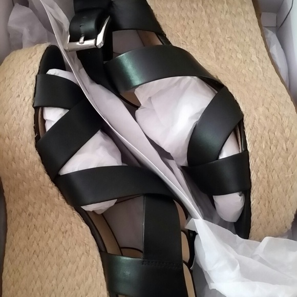 Michael Kors Leather Wedges size 7.5 NWT - Picture 2 of 2